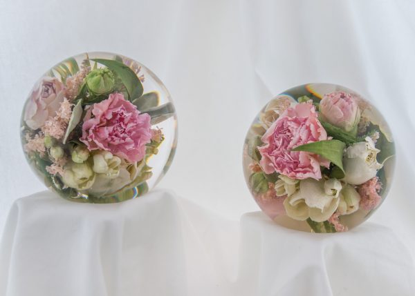 Resin Paperweights with bridal bouquet flowers preserved online shop