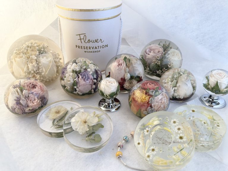 The history of the Paperweight.. Flower Paperweights Flower