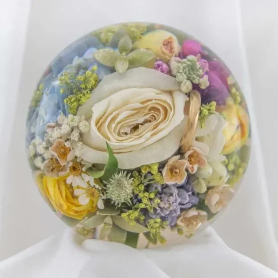 flower preservation workshop - flower paperweight